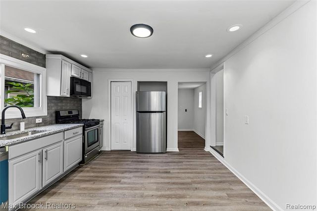 12399 Prospect Avenue, Warren, MI 48089