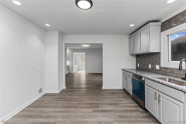 12399 Prospect Avenue, Warren, MI 48089
