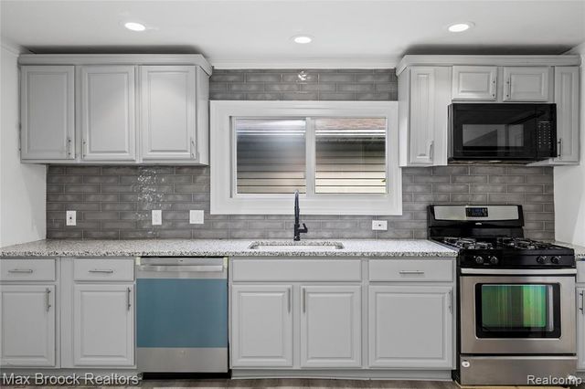 12399 Prospect Avenue, Warren, MI 48089