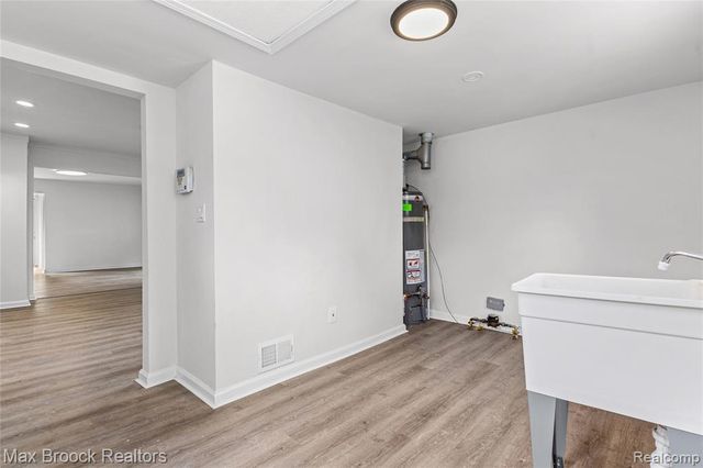 12399 Prospect Avenue, Warren, MI 48089