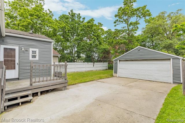 12399 Prospect Avenue, Warren, MI 48089