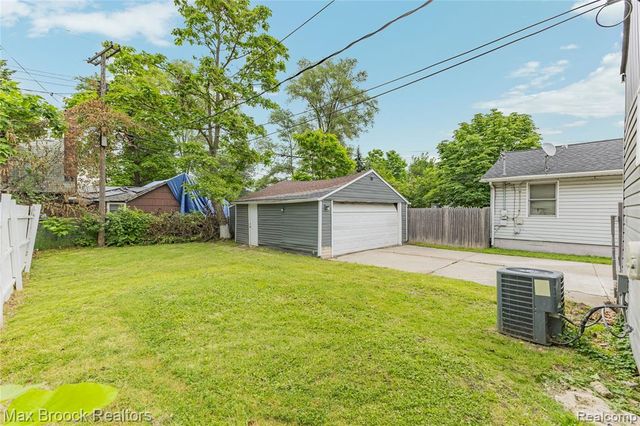 12399 Prospect Avenue, Warren, MI 48089