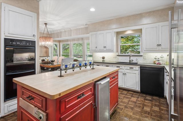 7276 Lupton Circle, Dallas, TX 75225