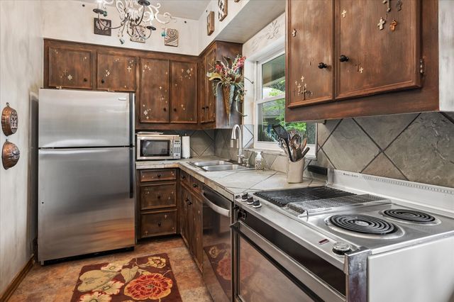7276 Lupton Circle, Dallas, TX 75225