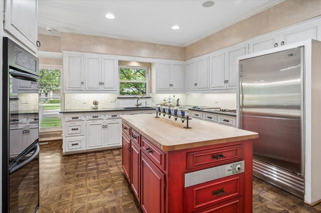 7276 Lupton Circle, Dallas, TX 75225