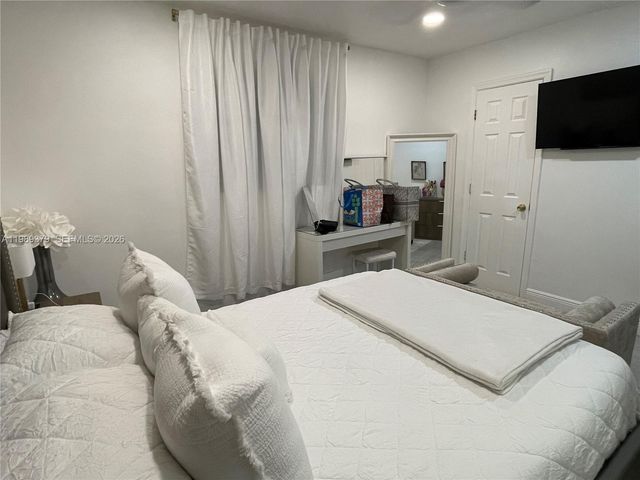 4909 NW 52nd Ct, Tamarac, FL 33319