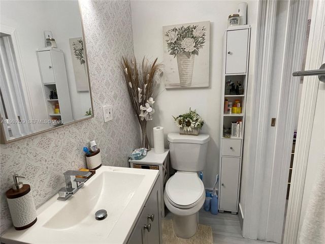 4909 NW 52nd Ct, Tamarac, FL 33319