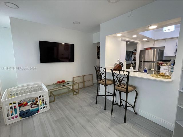 4909 NW 52nd Ct, Tamarac, FL 33319