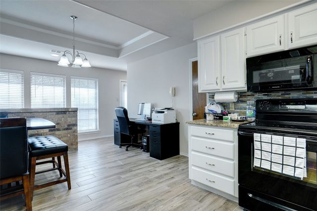 2622 Briarwood Drive, Grapevine, TX 76051