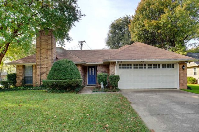 2622 Briarwood Drive, Grapevine, TX 76051