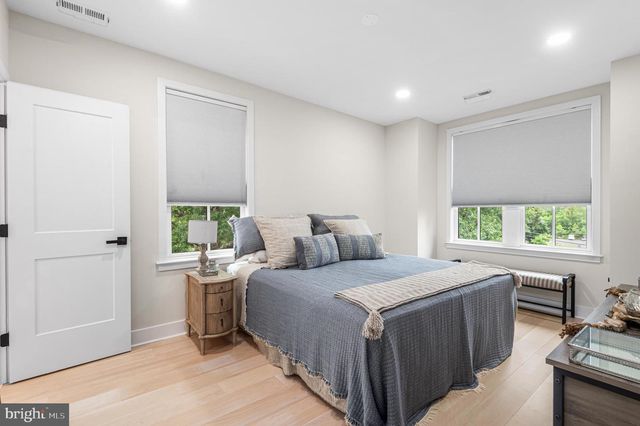 117 THORNTON LN, Newtown, PA 18940