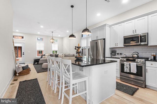 117 THORNTON LN, Newtown, PA 18940