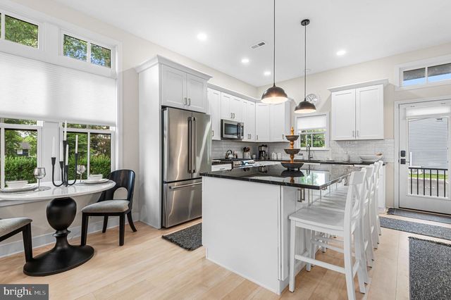 117 THORNTON LN, Newtown, PA 18940