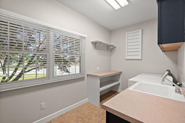 1245 Kilarney Road, Chesterton, IN 46304