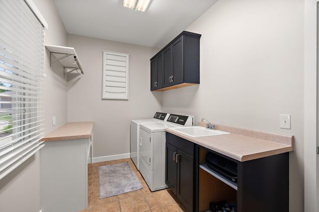 1245 Kilarney Road, Chesterton, IN 46304