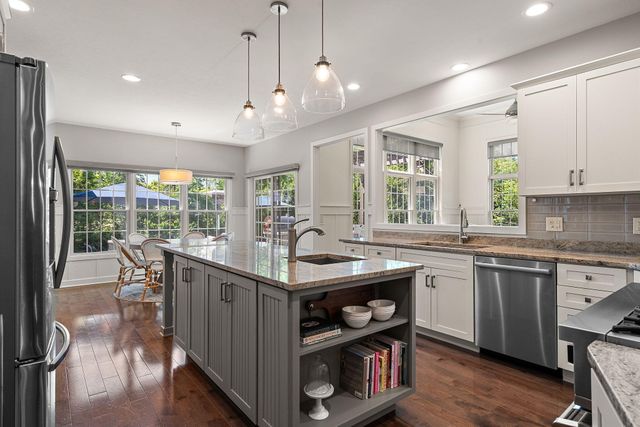 1245 Kilarney Road, Chesterton, IN 46304