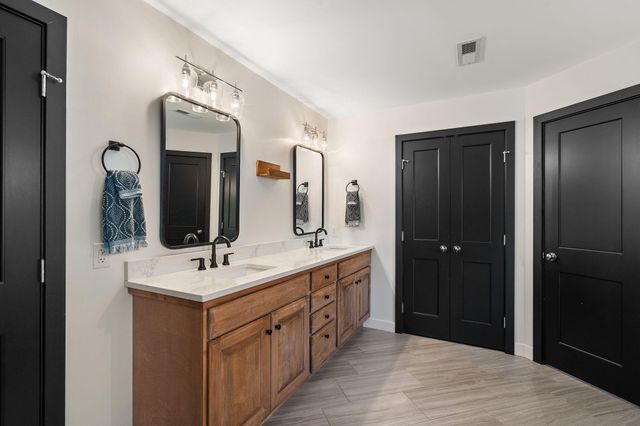 1245 Kilarney Road, Chesterton, IN 46304