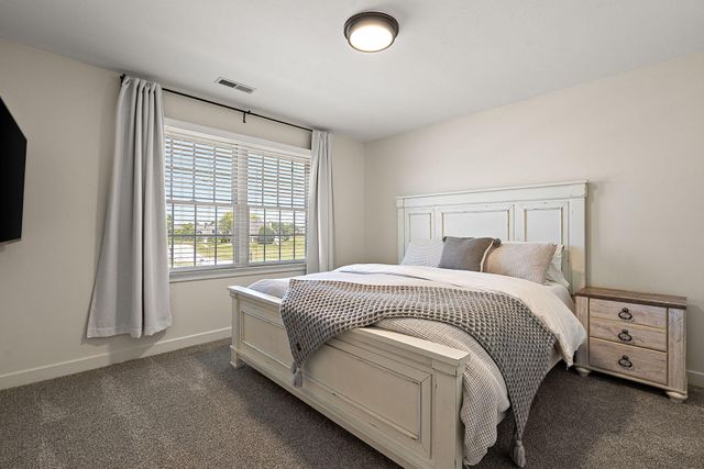 1245 Kilarney Road, Chesterton, IN 46304