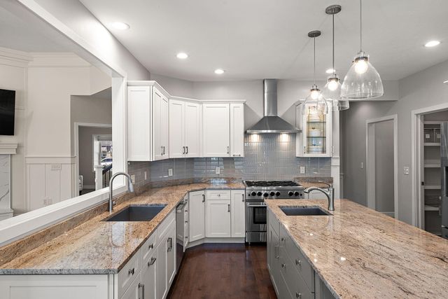 1245 Kilarney Road, Chesterton, IN 46304