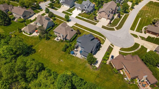 1245 Kilarney Road, Chesterton, IN 46304