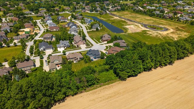 1245 Kilarney Road, Chesterton, IN 46304