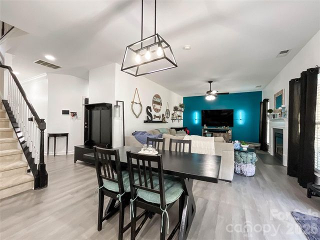 6019 Grassy Knoll Circle, Matthews, NC 28104