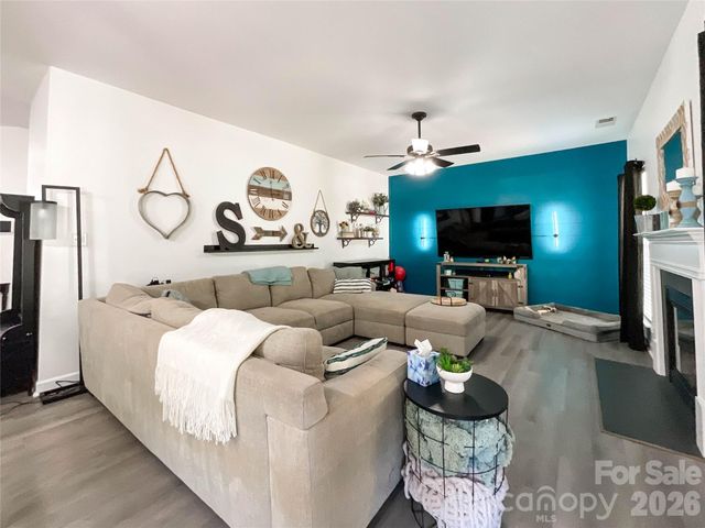 6019 Grassy Knoll Circle, Matthews, NC 28104