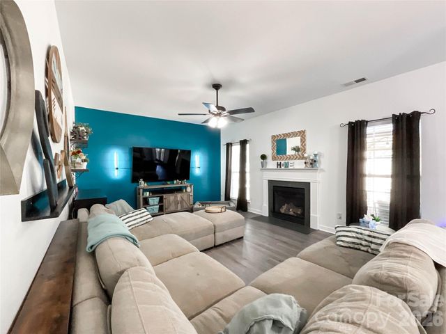 6019 Grassy Knoll Circle, Matthews, NC 28104