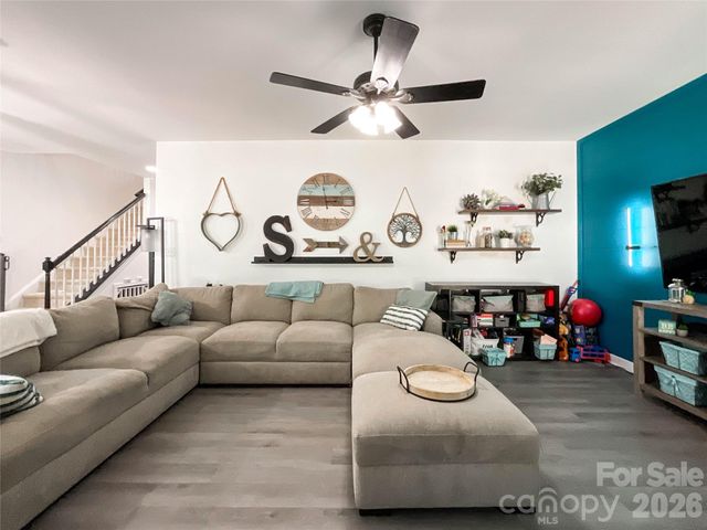 6019 Grassy Knoll Circle, Matthews, NC 28104
