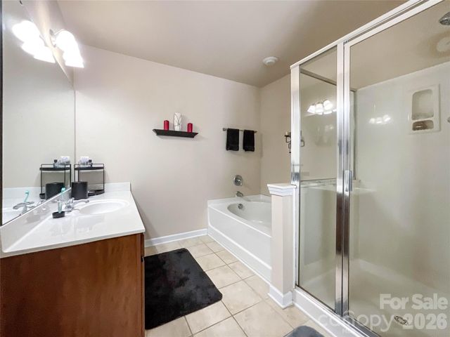 6019 Grassy Knoll Circle, Matthews, NC 28104