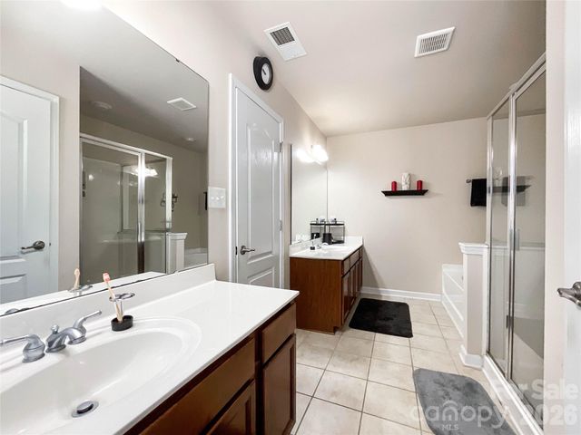 6019 Grassy Knoll Circle, Matthews, NC 28104