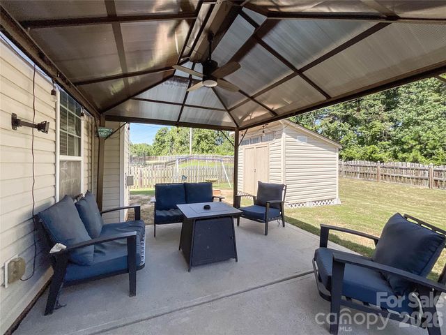 6019 Grassy Knoll Circle, Matthews, NC 28104