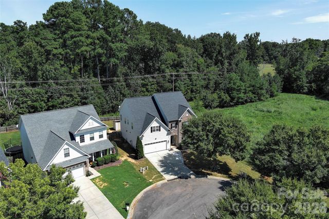 6019 Grassy Knoll Circle, Matthews, NC 28104