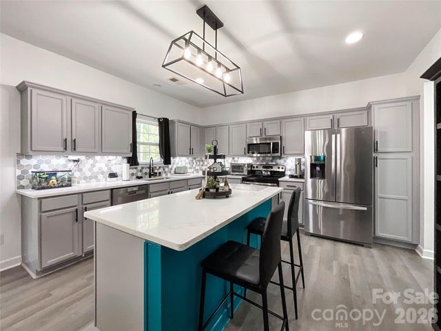 6019 Grassy Knoll Circle, Matthews, NC 28104