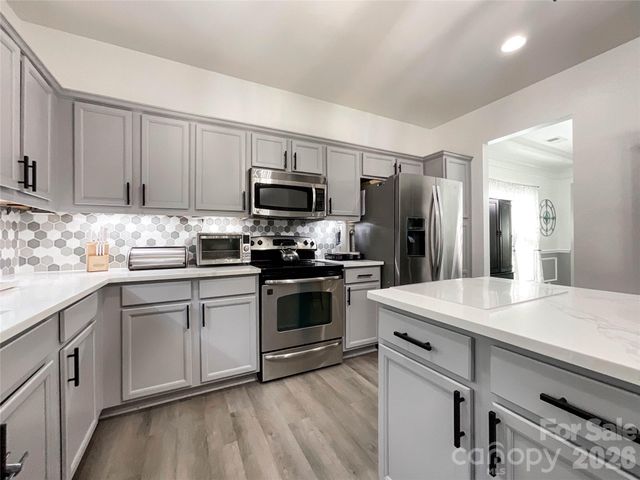 6019 Grassy Knoll Circle, Matthews, NC 28104