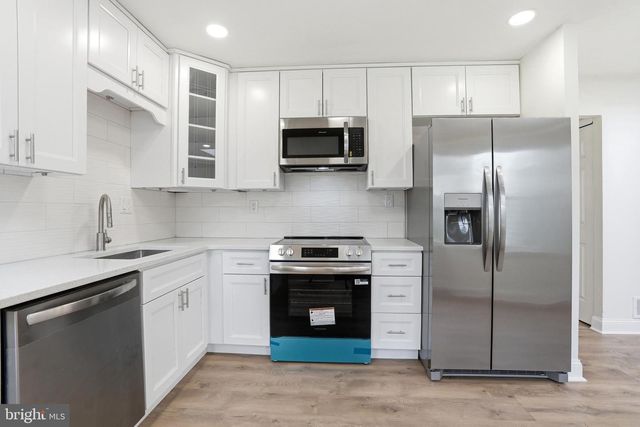 6687 PICKWICK CT, Bensalem, PA 19020