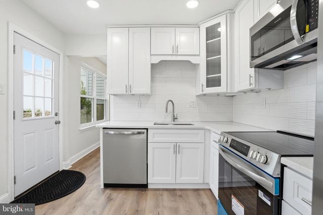 6687 PICKWICK CT, Bensalem, PA 19020