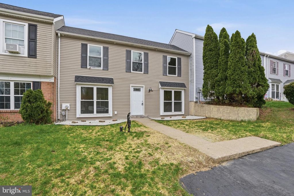 6687 PICKWICK CT, Bensalem, PA 19020