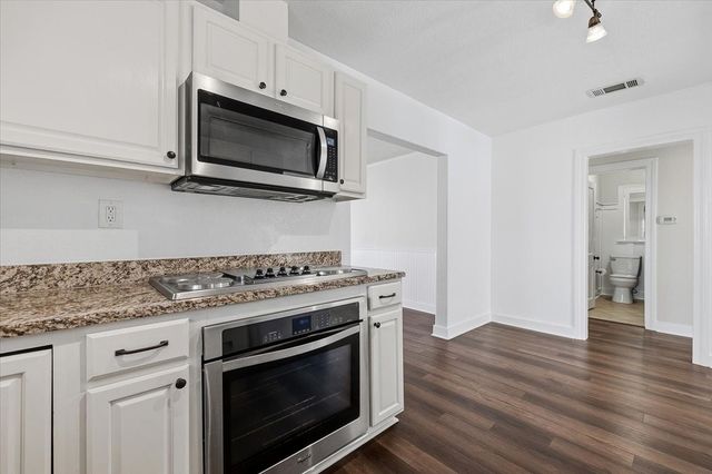 4715 White Oak Lane, River Oaks, TX 76114