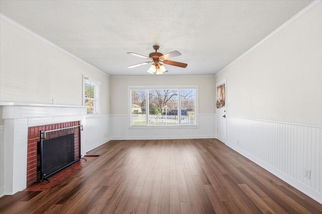 4715 White Oak Lane, River Oaks, TX 76114