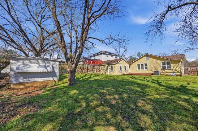 4715 White Oak Lane, River Oaks, TX 76114