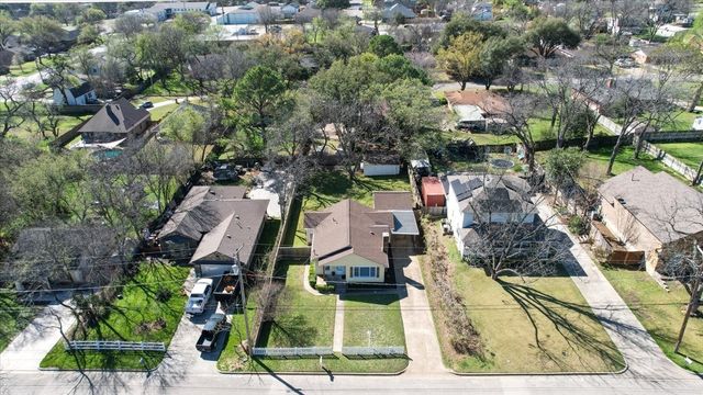 4715 White Oak Lane, River Oaks, TX 76114