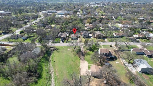4715 White Oak Lane, River Oaks, TX 76114