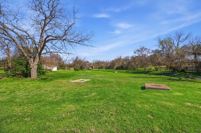 4715 White Oak Lane, River Oaks, TX 76114