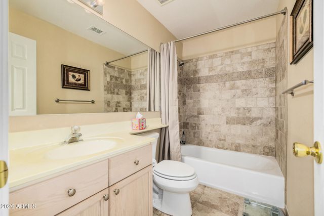 1129 W WINDJAMMER Drive, Gilbert, AZ 85233