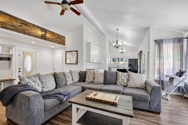 1011 Kensington Drive, Pearland, TX 77584