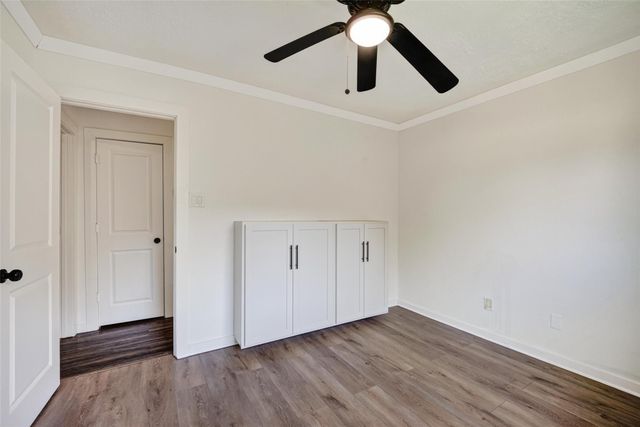 1011 Kensington Drive, Pearland, TX 77584