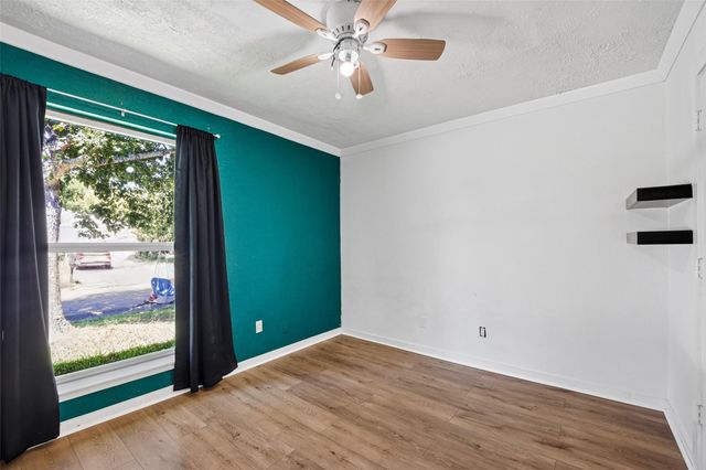 1011 Kensington Drive, Pearland, TX 77584