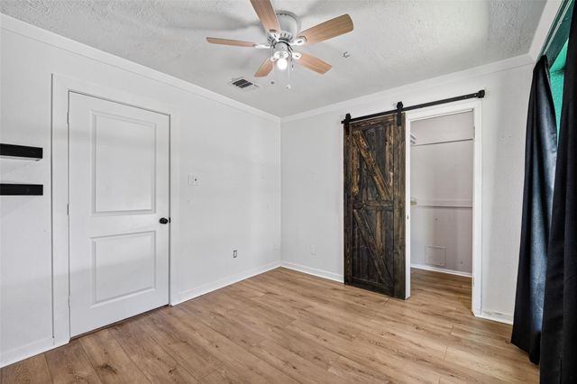 1011 Kensington Drive, Pearland, TX 77584