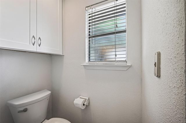1011 Kensington Drive, Pearland, TX 77584